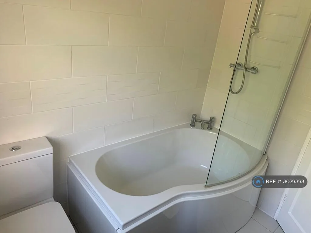 2 bedroom semi-detached house for rent