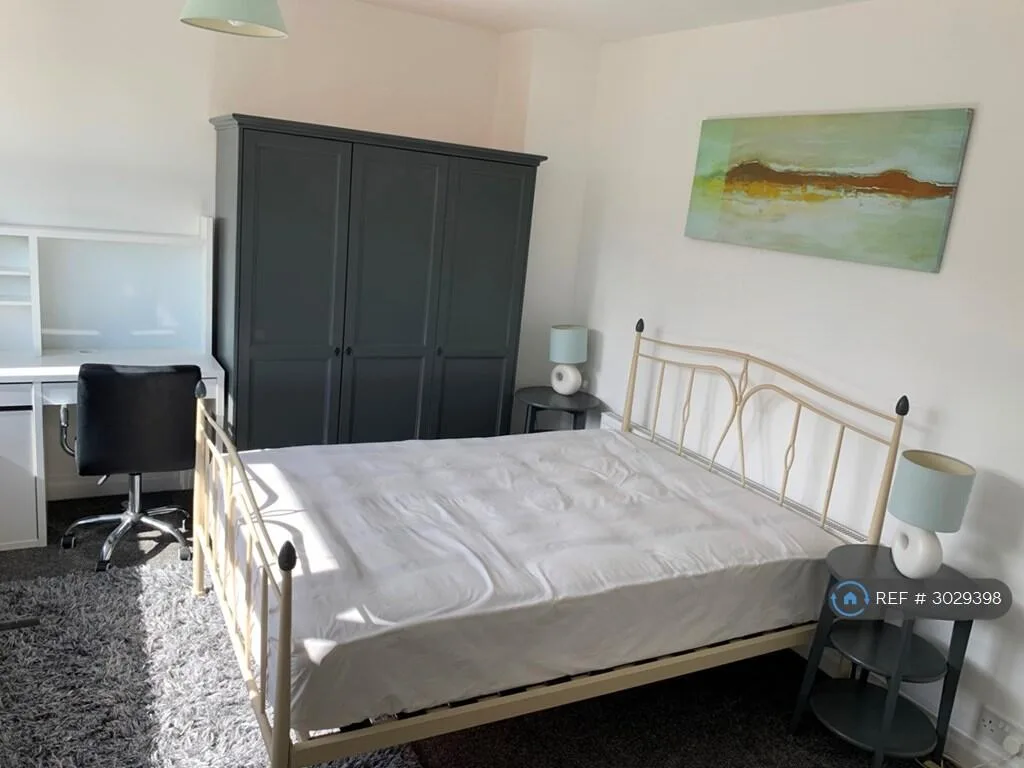 2 bedroom semi-detached house for rent