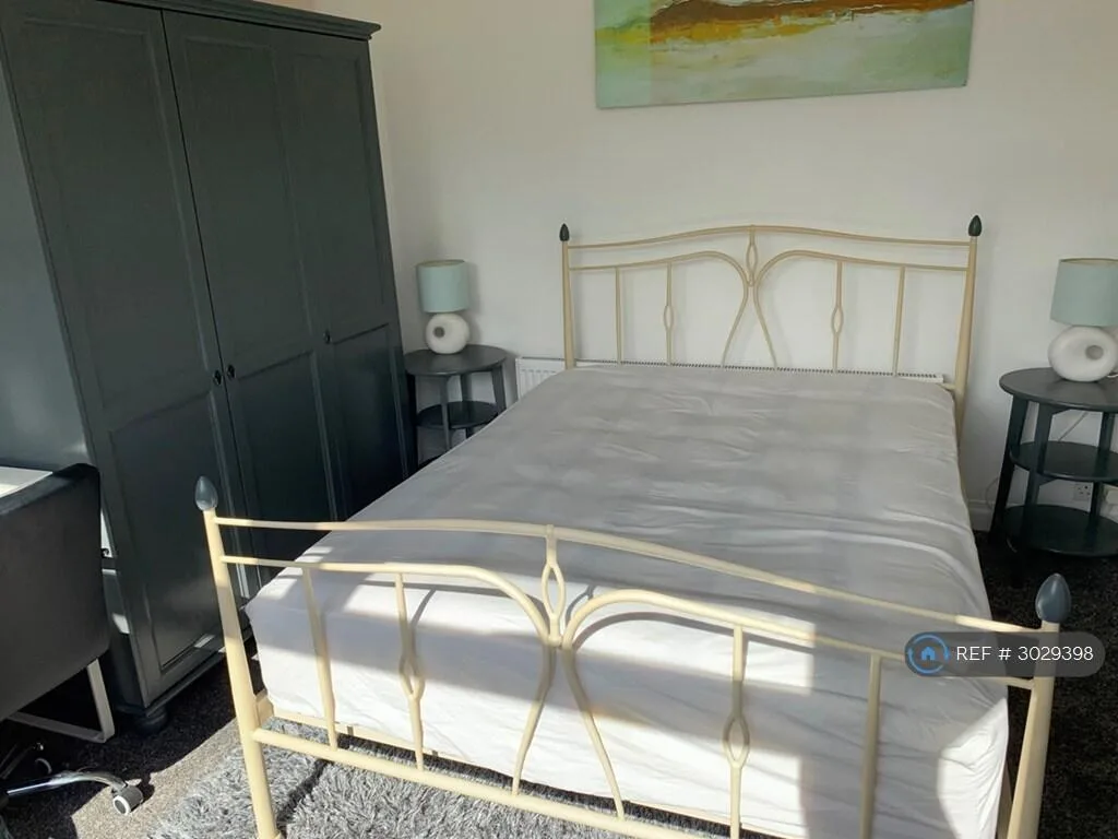 2 bedroom semi-detached house for rent