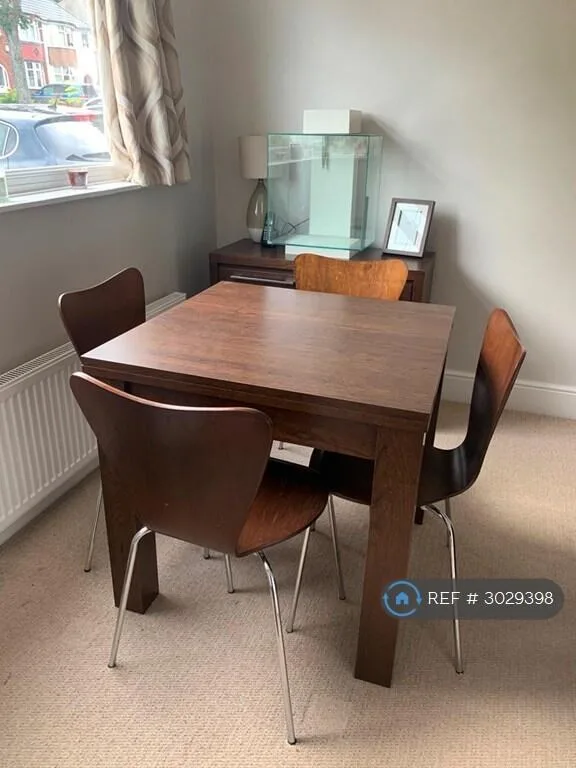 2 bedroom semi-detached house for rent