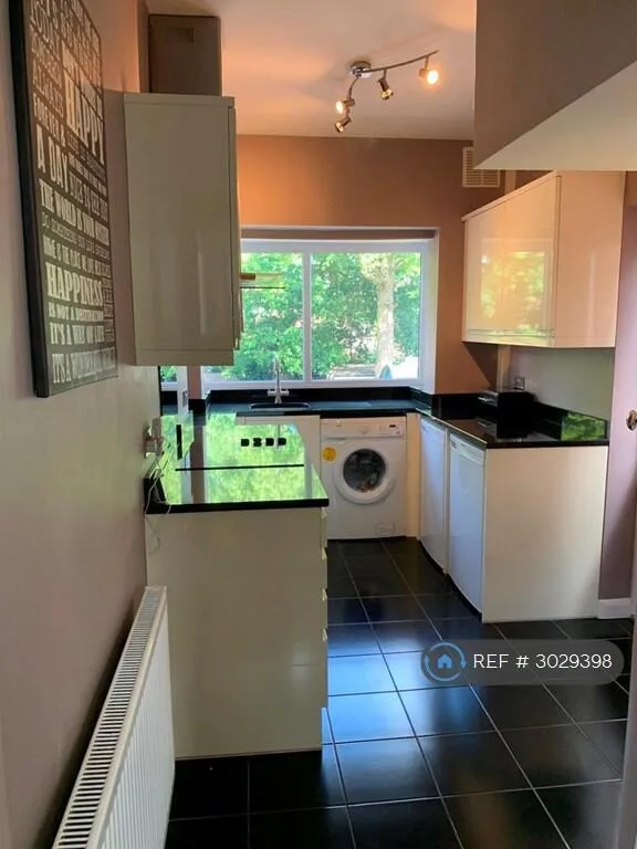2 bedroom semi-detached house for rent