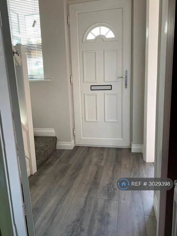 2 bedroom semi-detached house for rent