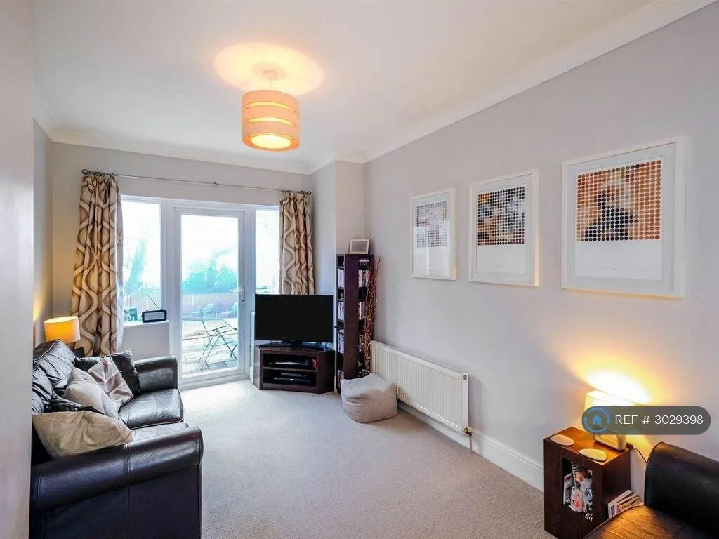 2 bedroom semi-detached house for rent