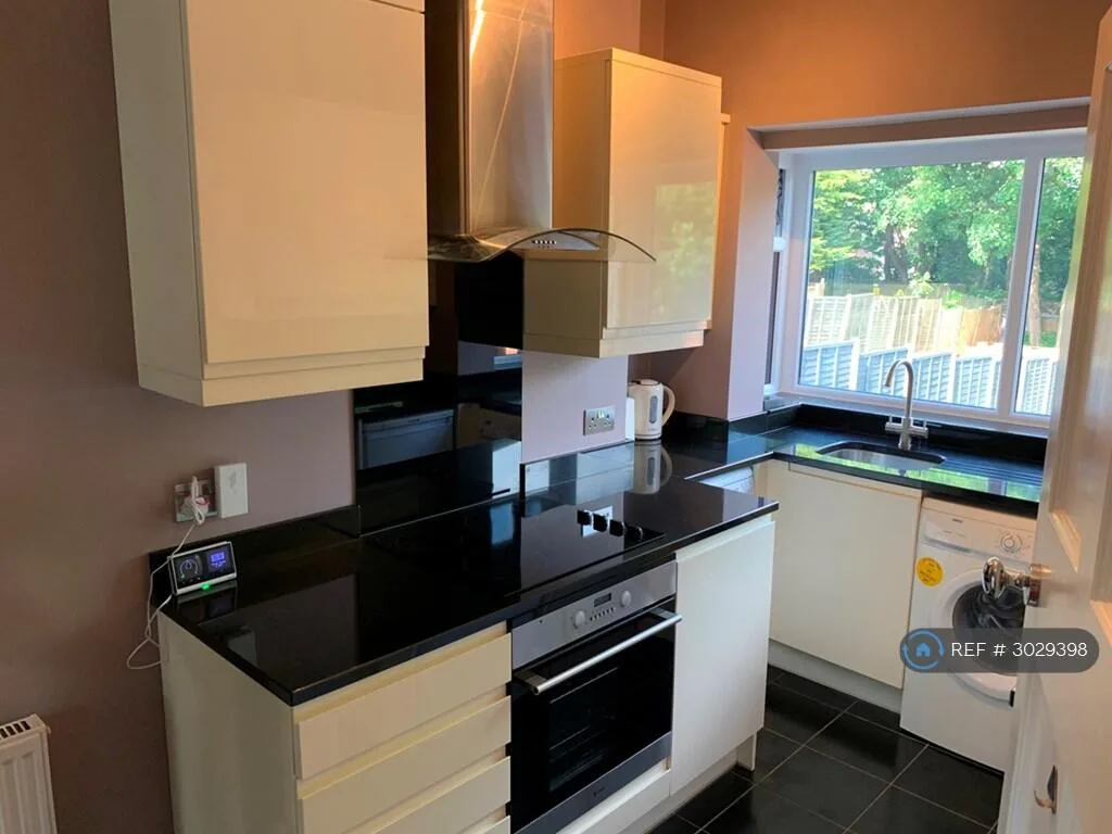 2 bedroom semi-detached house for rent