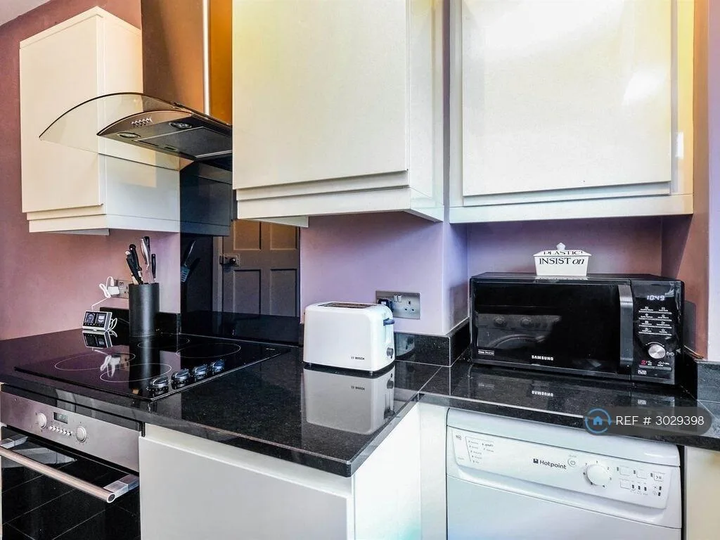2 bedroom semi-detached house for rent