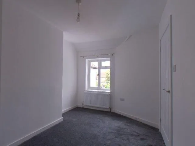 4 bedroom semi-detached house for rent
