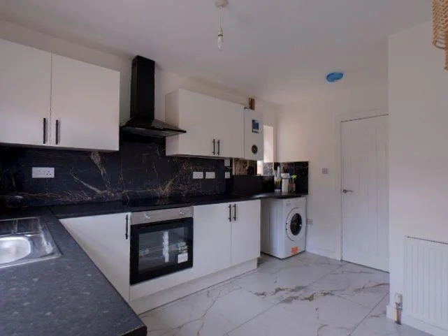 4 bedroom semi-detached house for rent