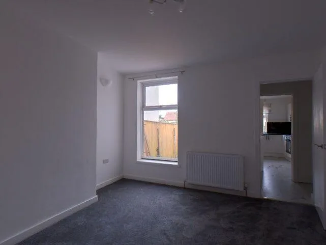 4 bedroom semi-detached house for rent