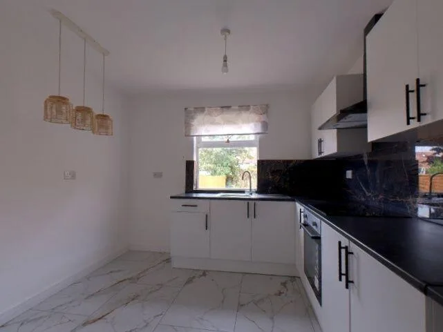 4 bedroom semi-detached house for rent