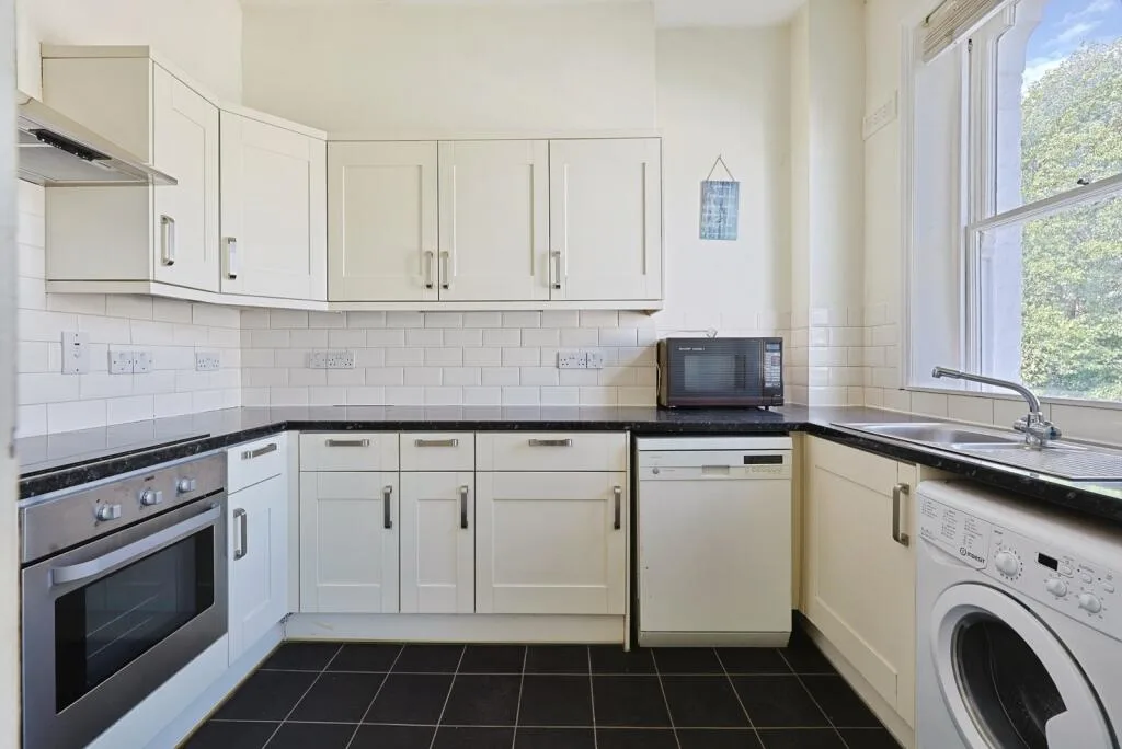 2 bedroom house for rent