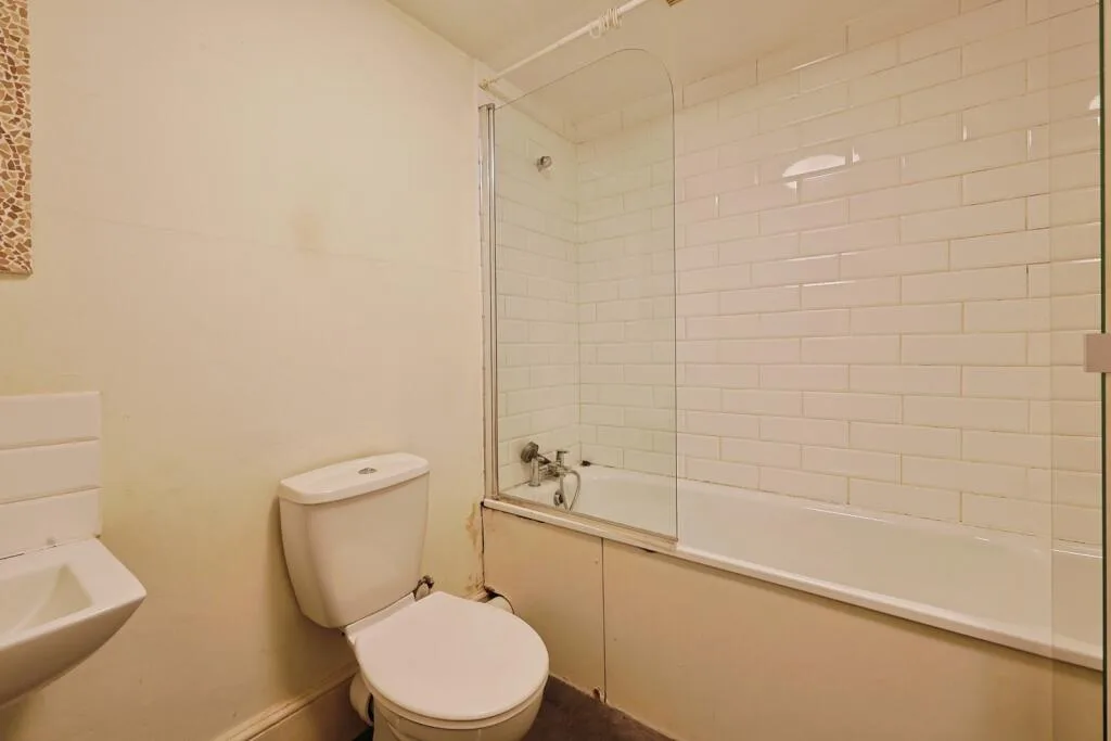 2 bedroom house for rent