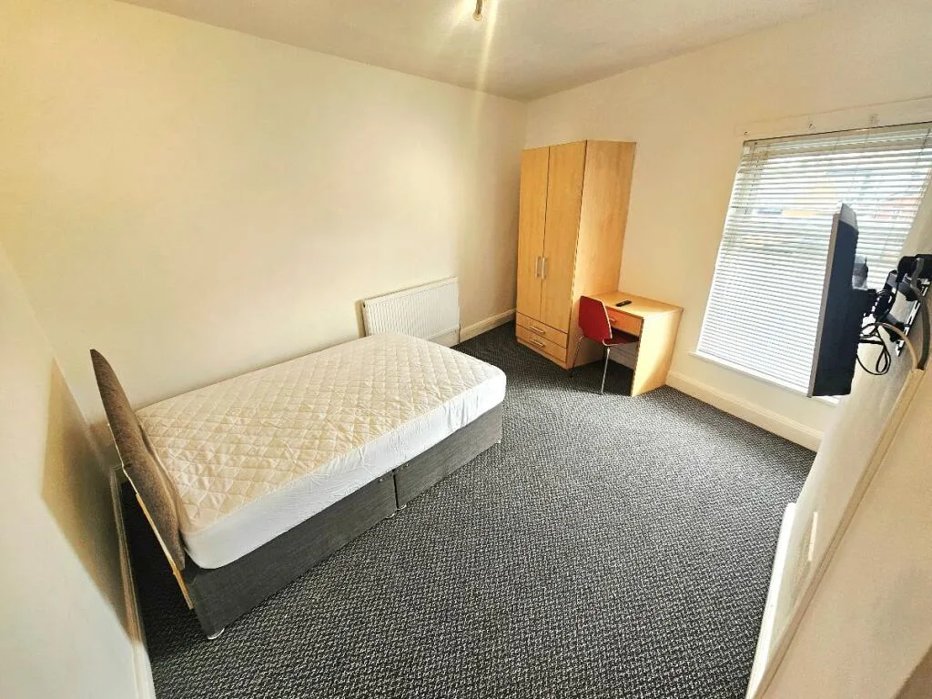 4 bedroom flat for rent