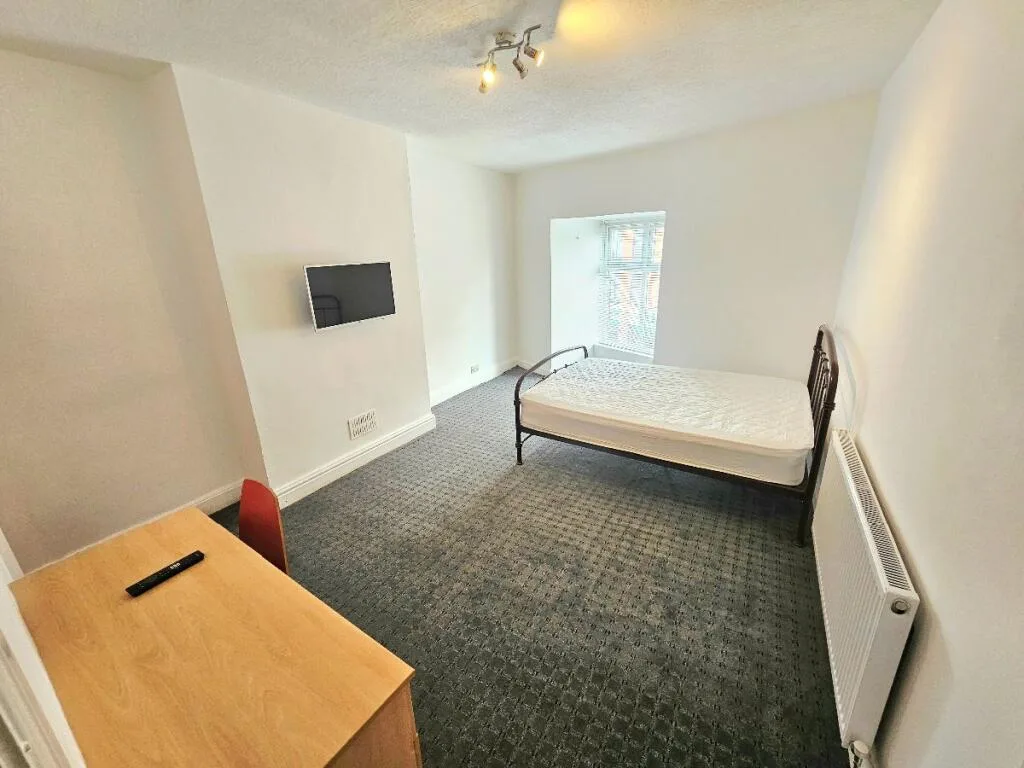 4 bedroom flat for rent