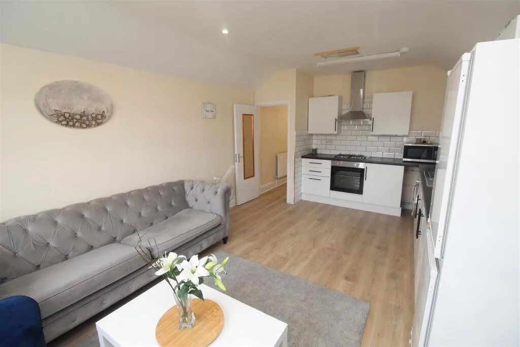 3 bedroom flat for rent