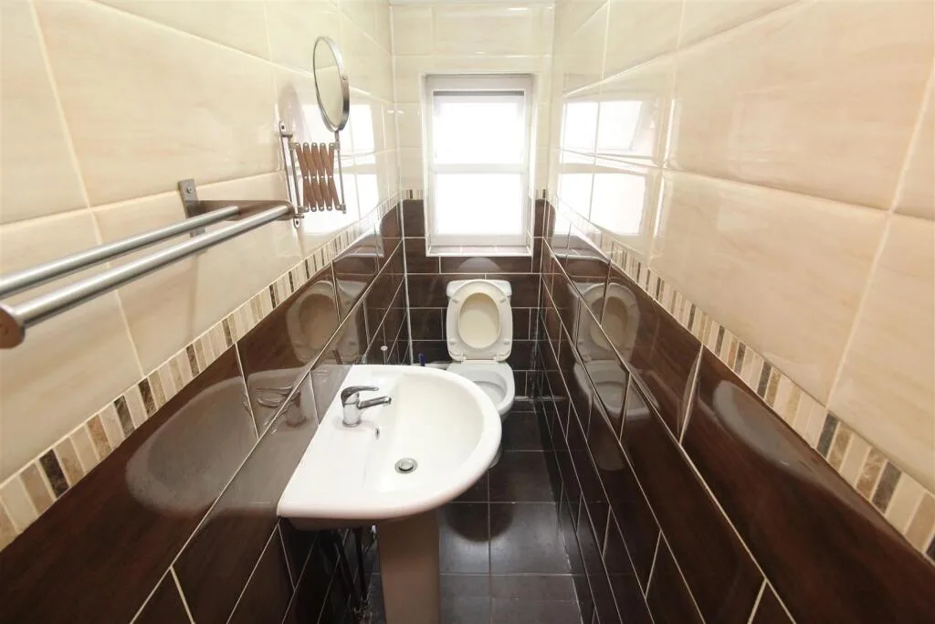 5 bedroom flat for rent
