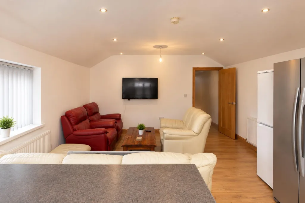5 bedroom flat for rent