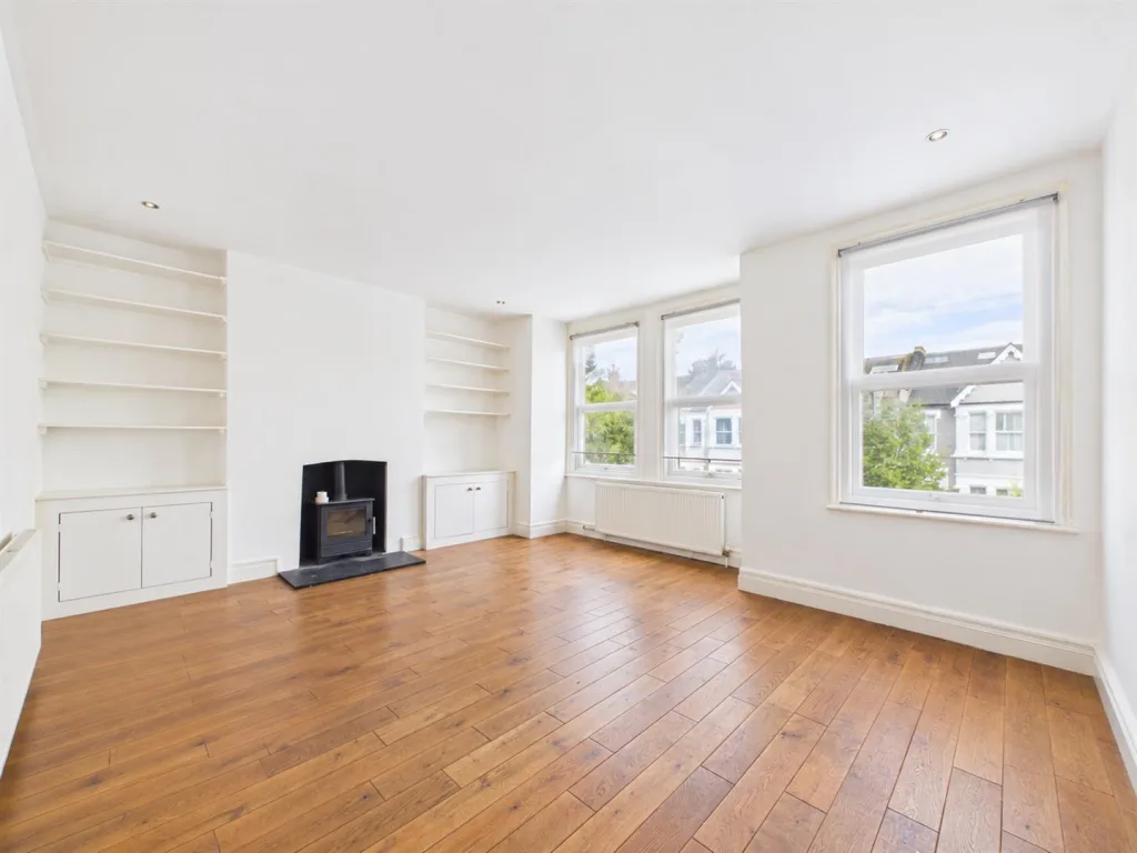 4 bedroom flat for rent