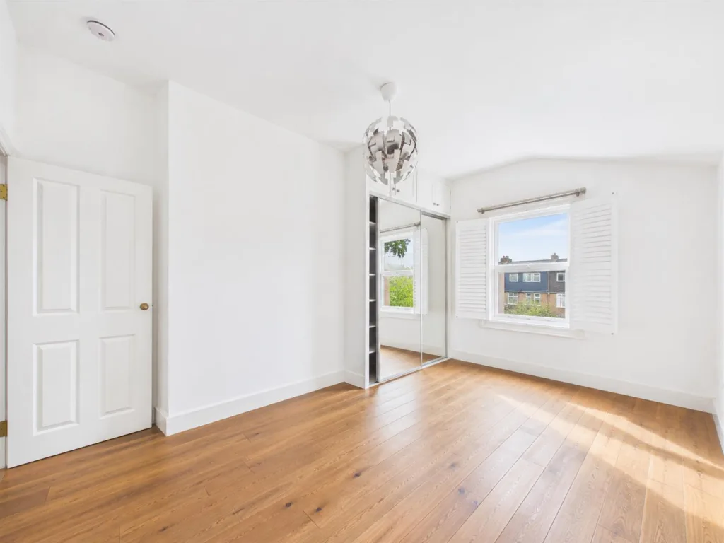 4 bedroom flat for rent