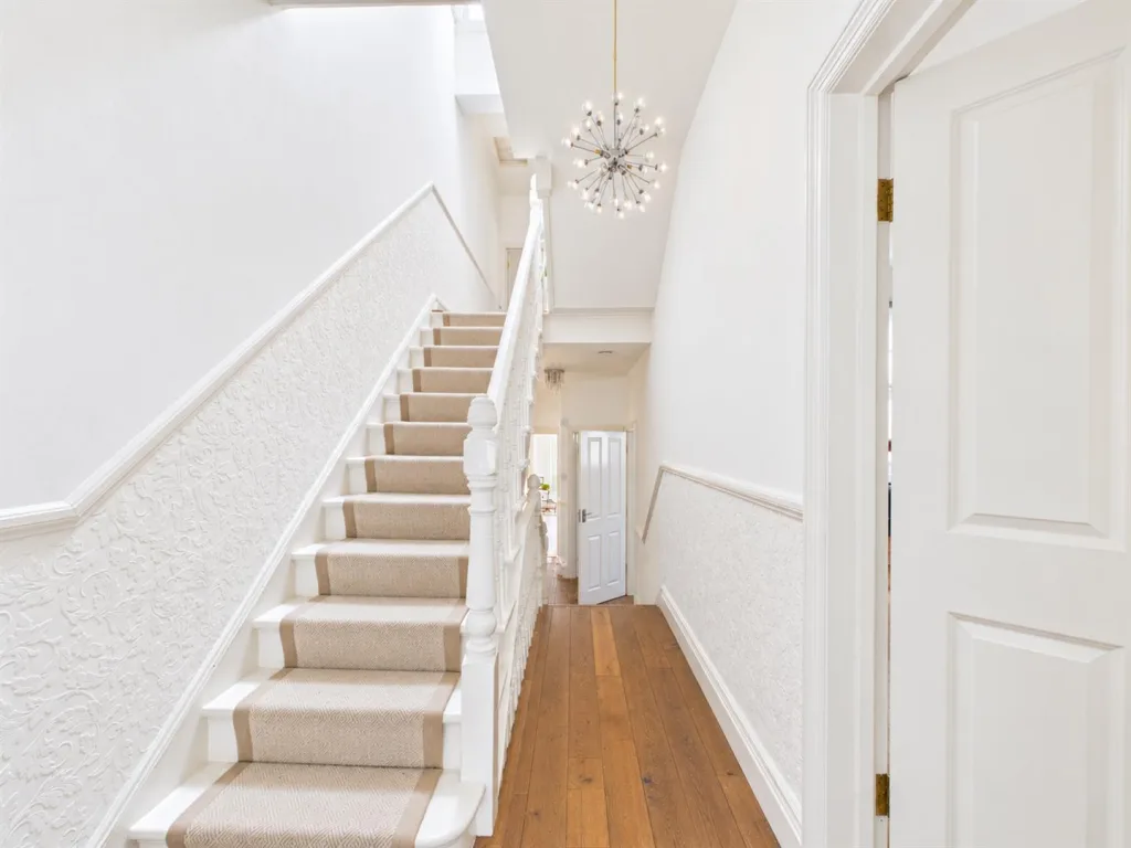 4 bedroom flat for rent