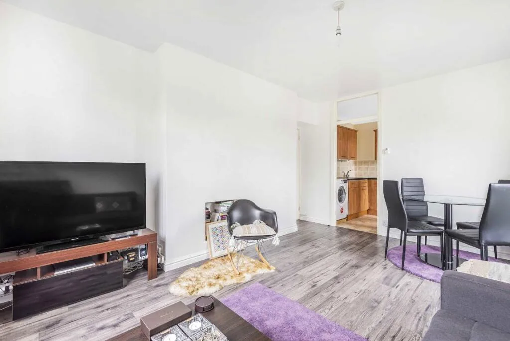 1 bedroom detached house for rent