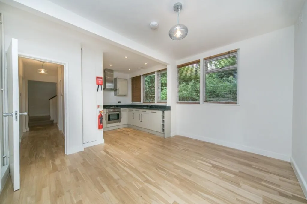 4 bedroom detached house for rent