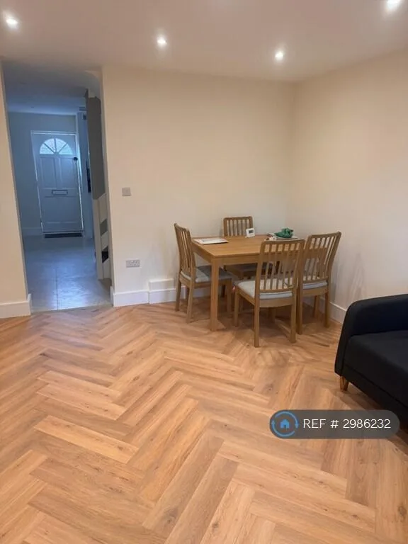 4 bedroom terraced house for rent