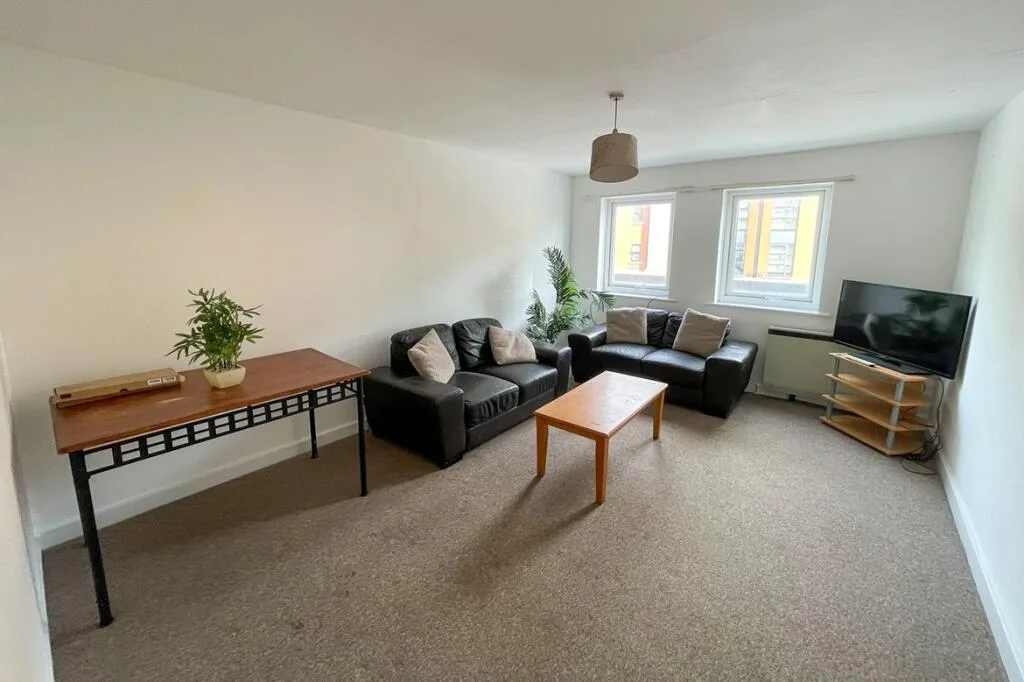 4 bedroom flat for rent