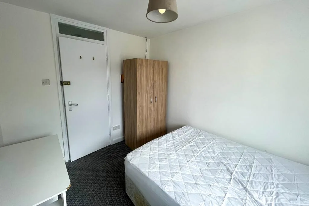 4 bedroom flat for rent