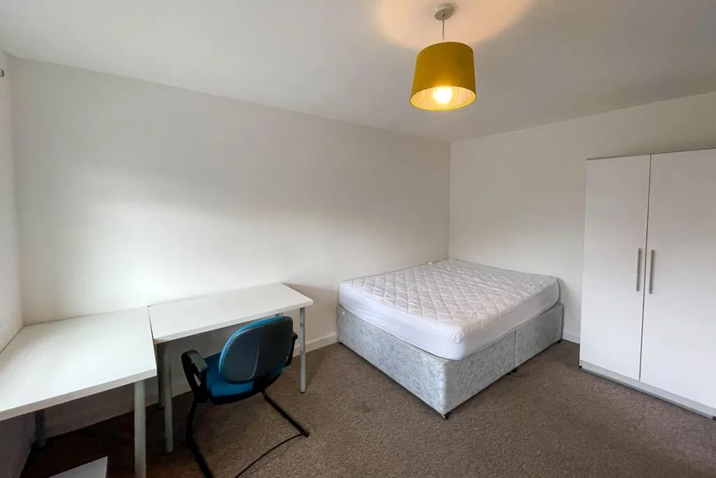 4 bedroom flat for rent