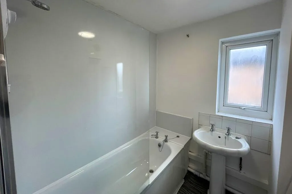 4 bedroom flat for rent