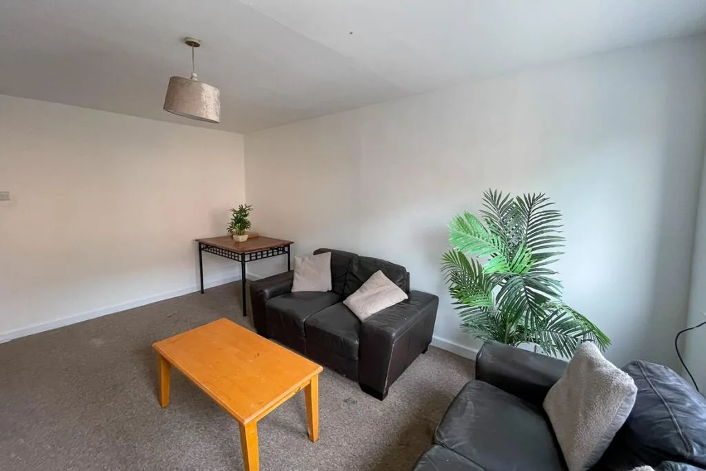 4 bedroom flat for rent