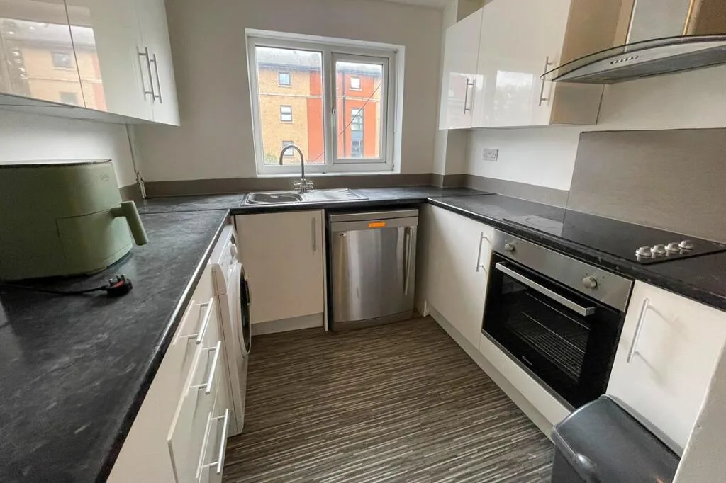 4 bedroom flat for rent