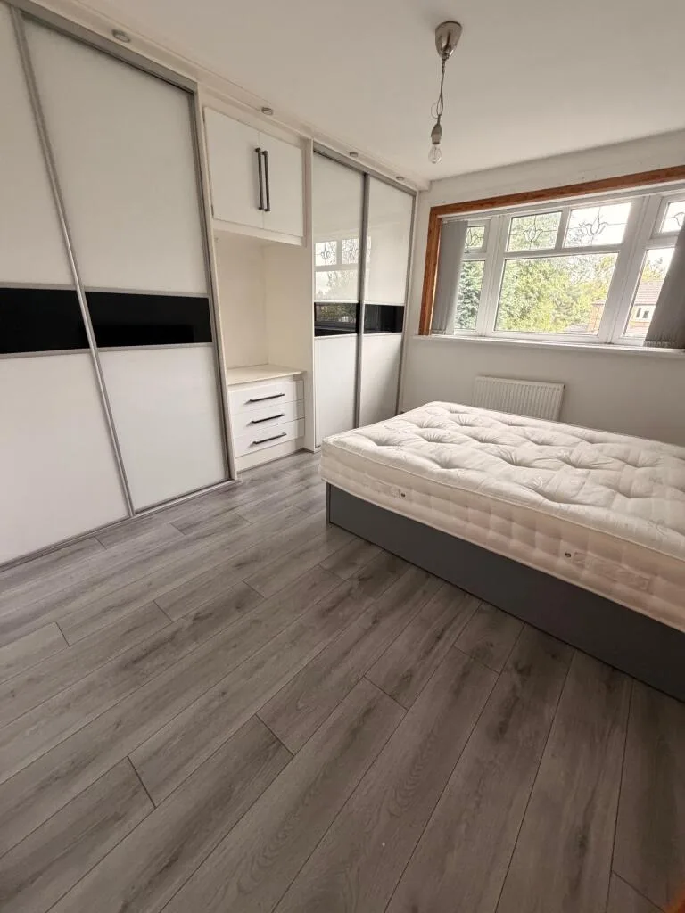 3 bedroom semi-detached house for rent