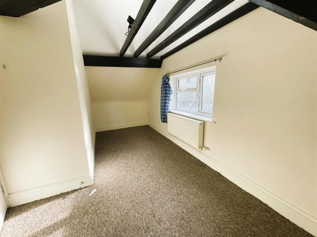 2 bedroom maisonette for rent
