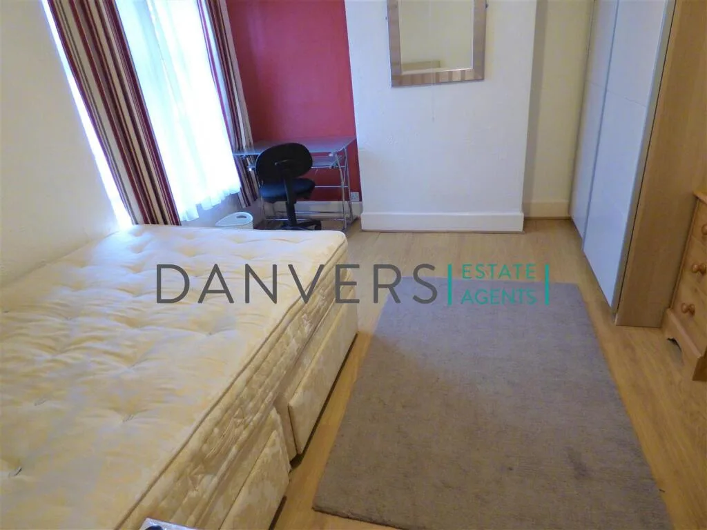 4 bedroom terraced house for rent