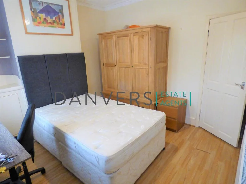 4 bedroom terraced house for rent