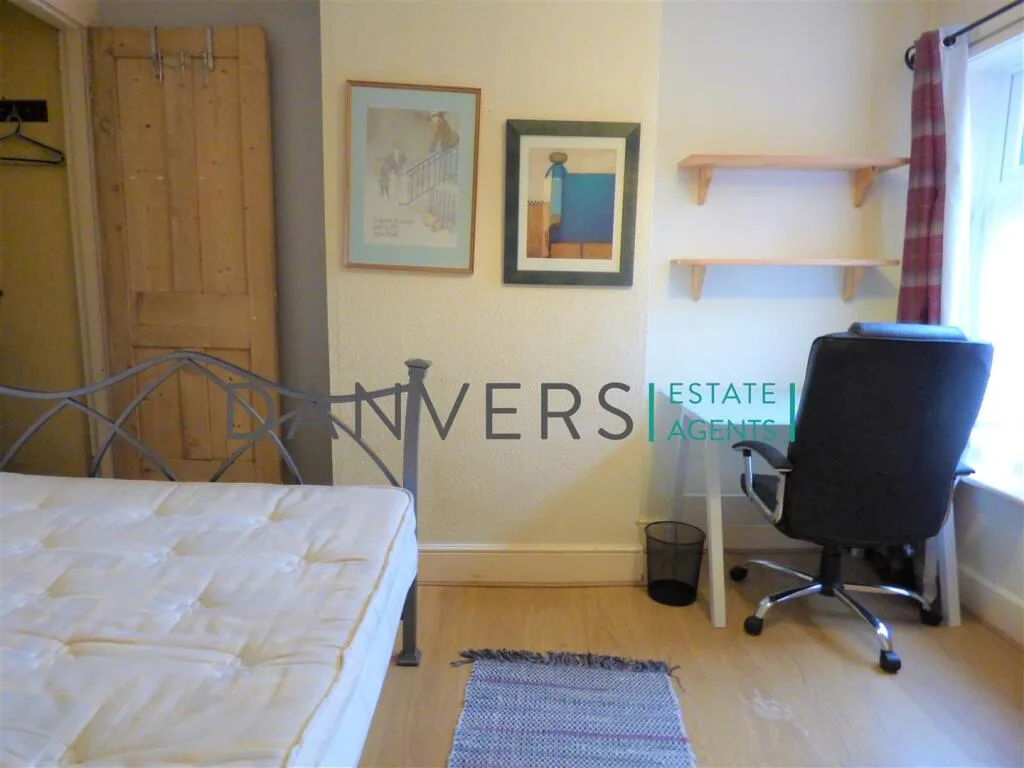 4 bedroom terraced house for rent