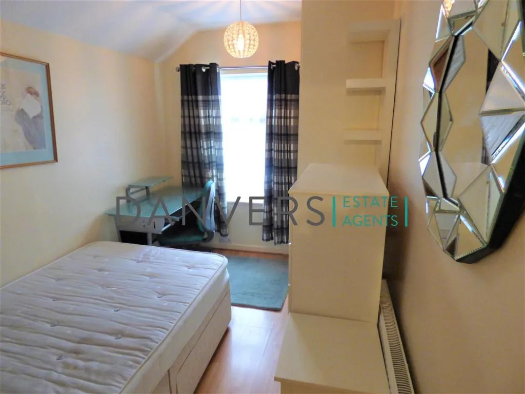 4 bedroom terraced house for rent