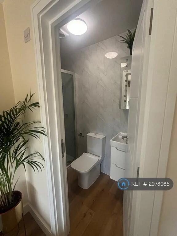 Studio flat for rent