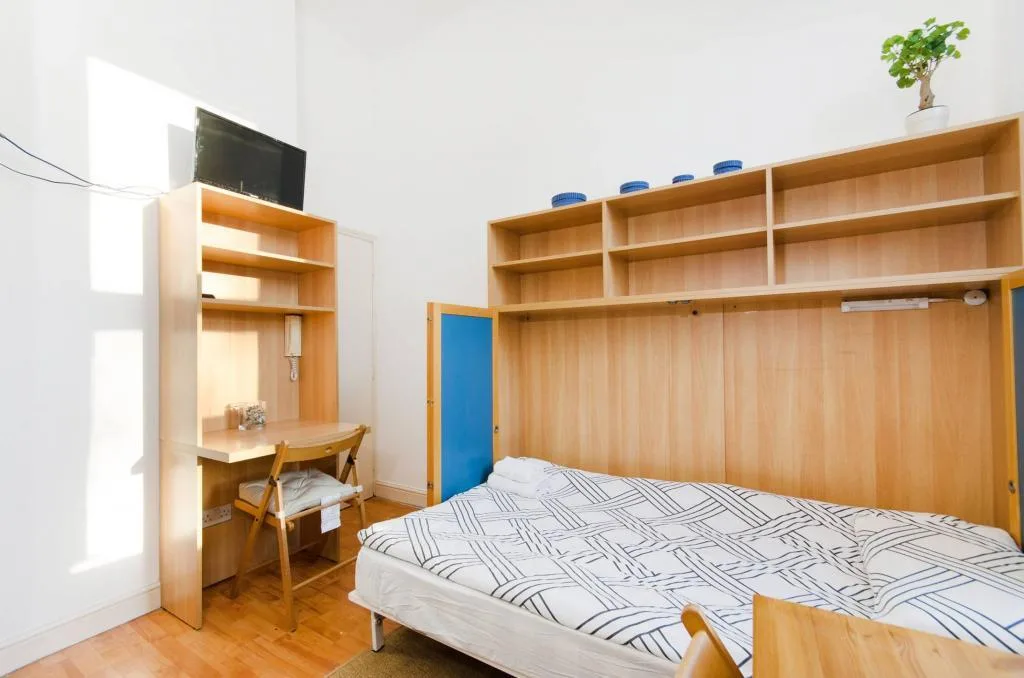 Studio flat for rent