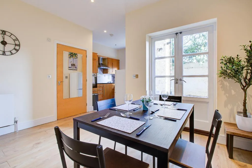 4 bedroom terraced house for rent