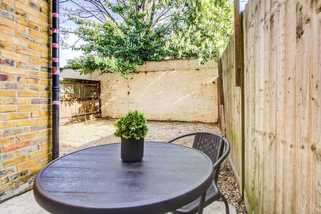 4 bedroom terraced house for rent