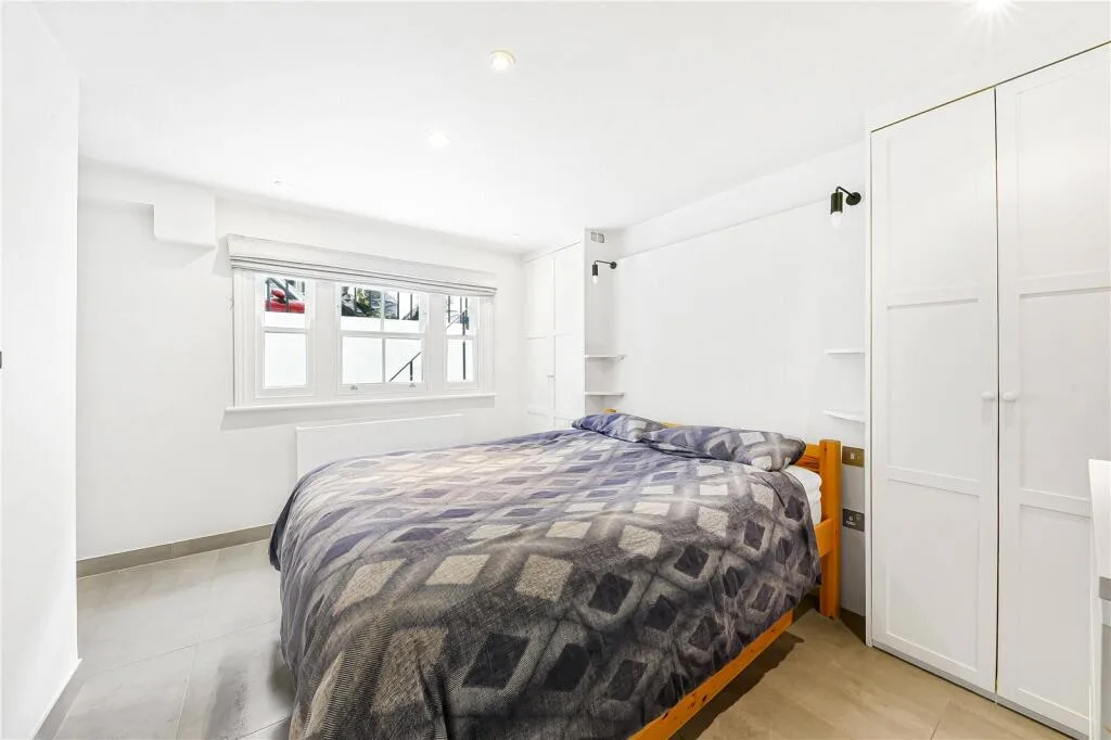 1 bedroom maisonette for rent