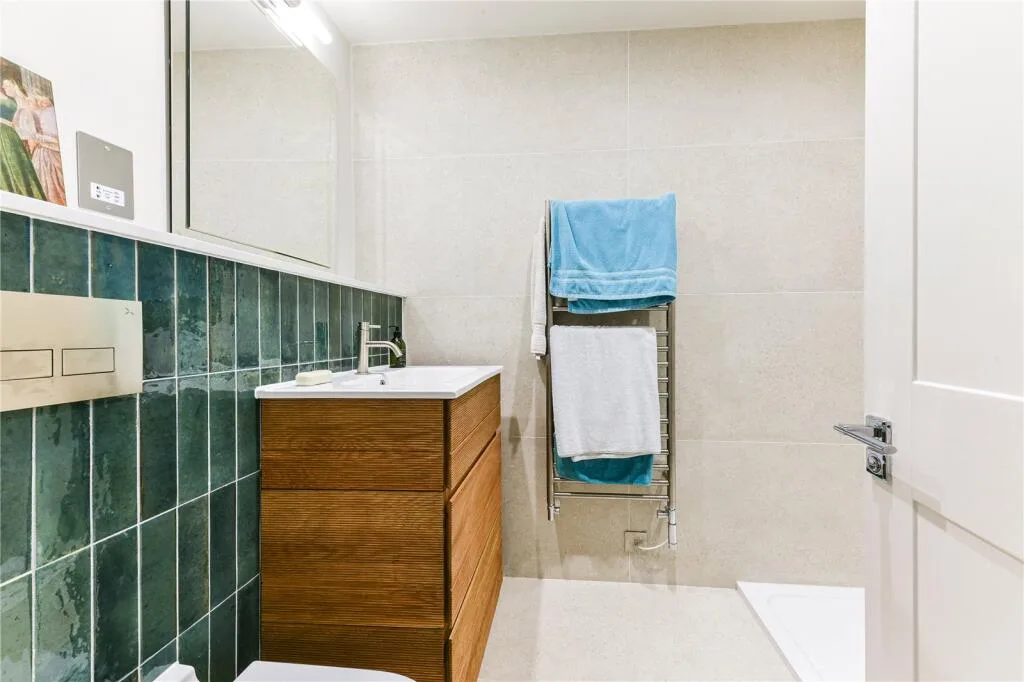 1 bedroom maisonette for rent
