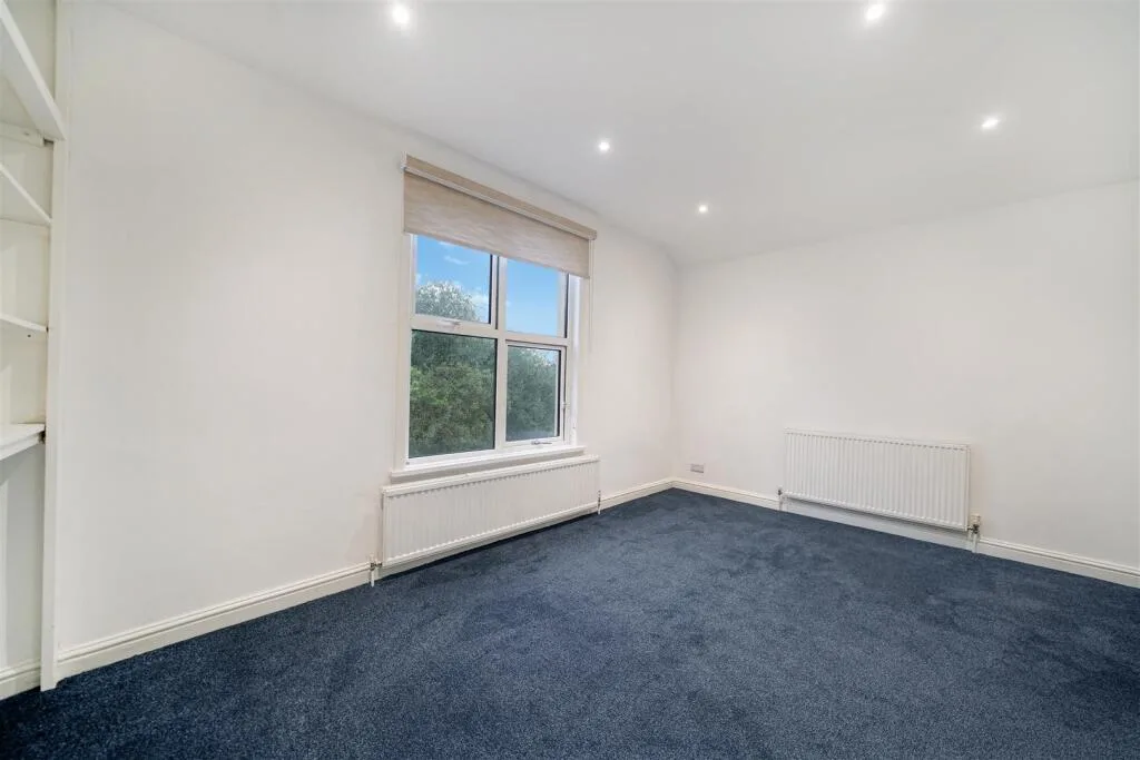 1 bedroom maisonette for rent