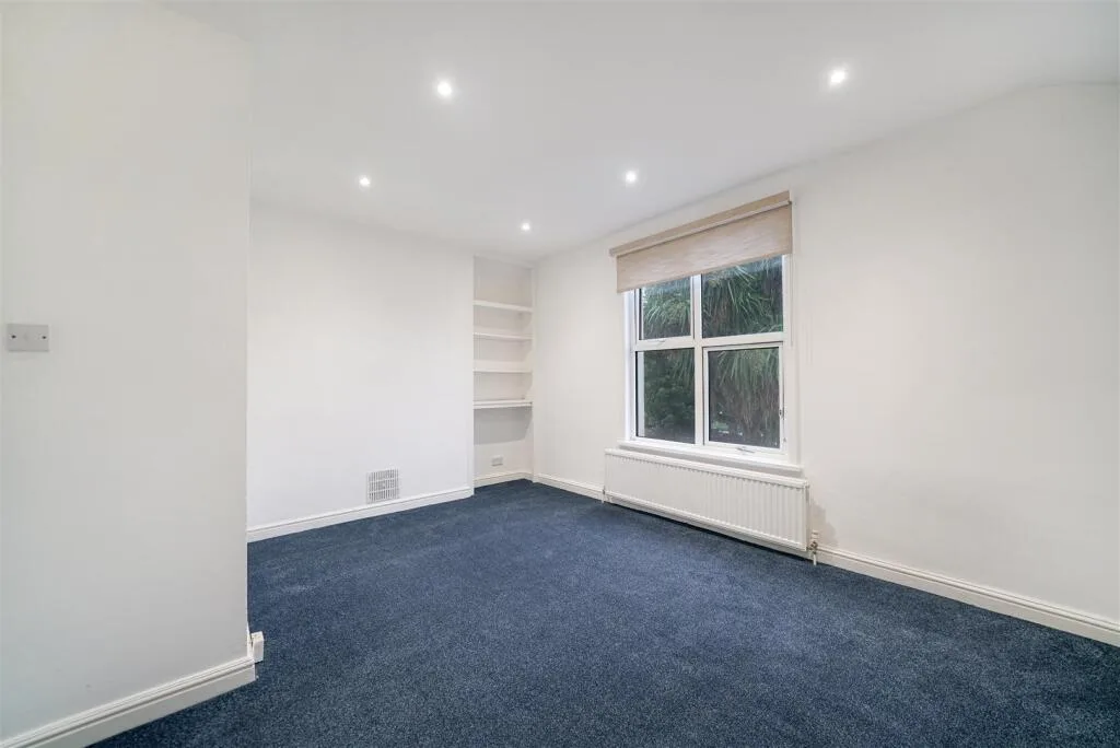 1 bedroom maisonette for rent