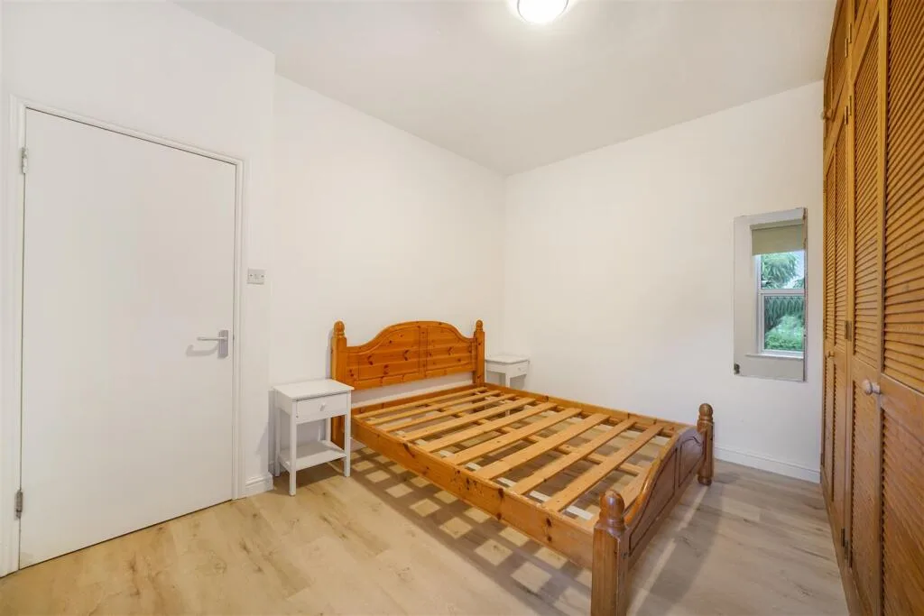 1 bedroom maisonette for rent