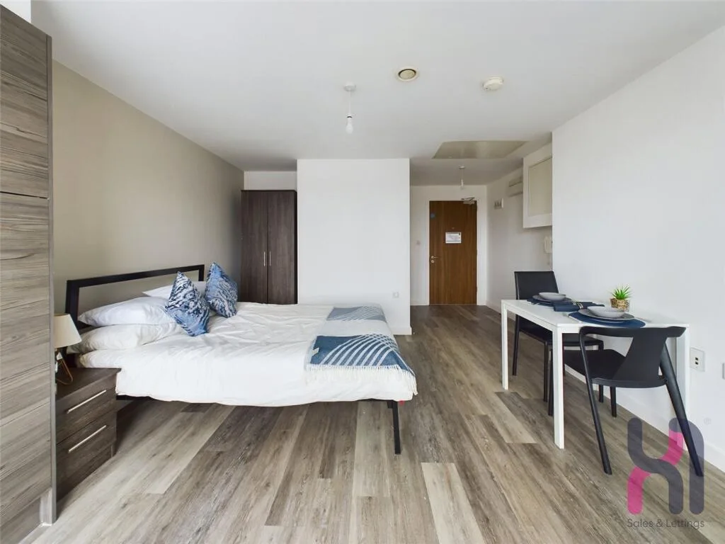 Studio flat for rent