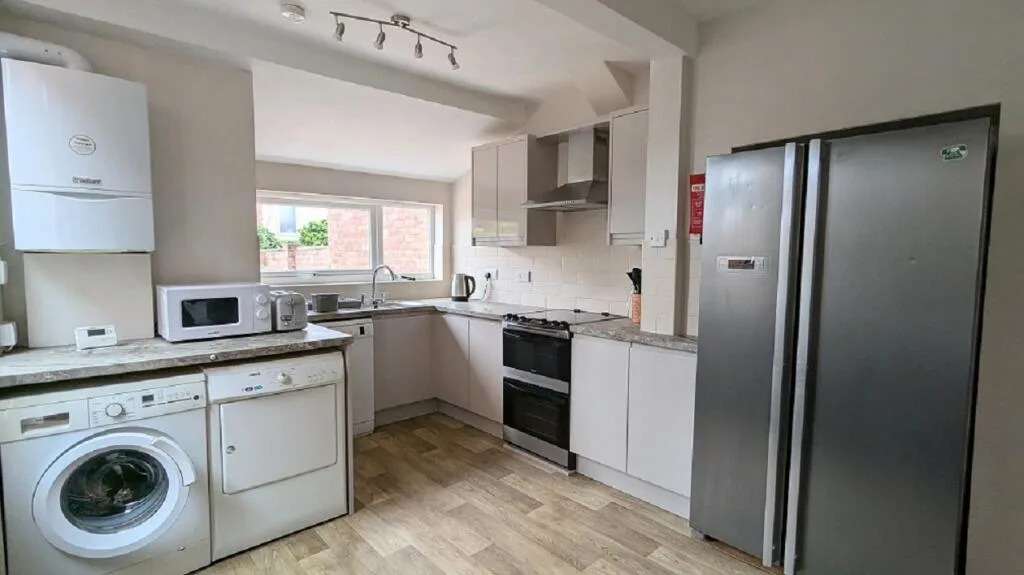4 bedroom terraced house for rent