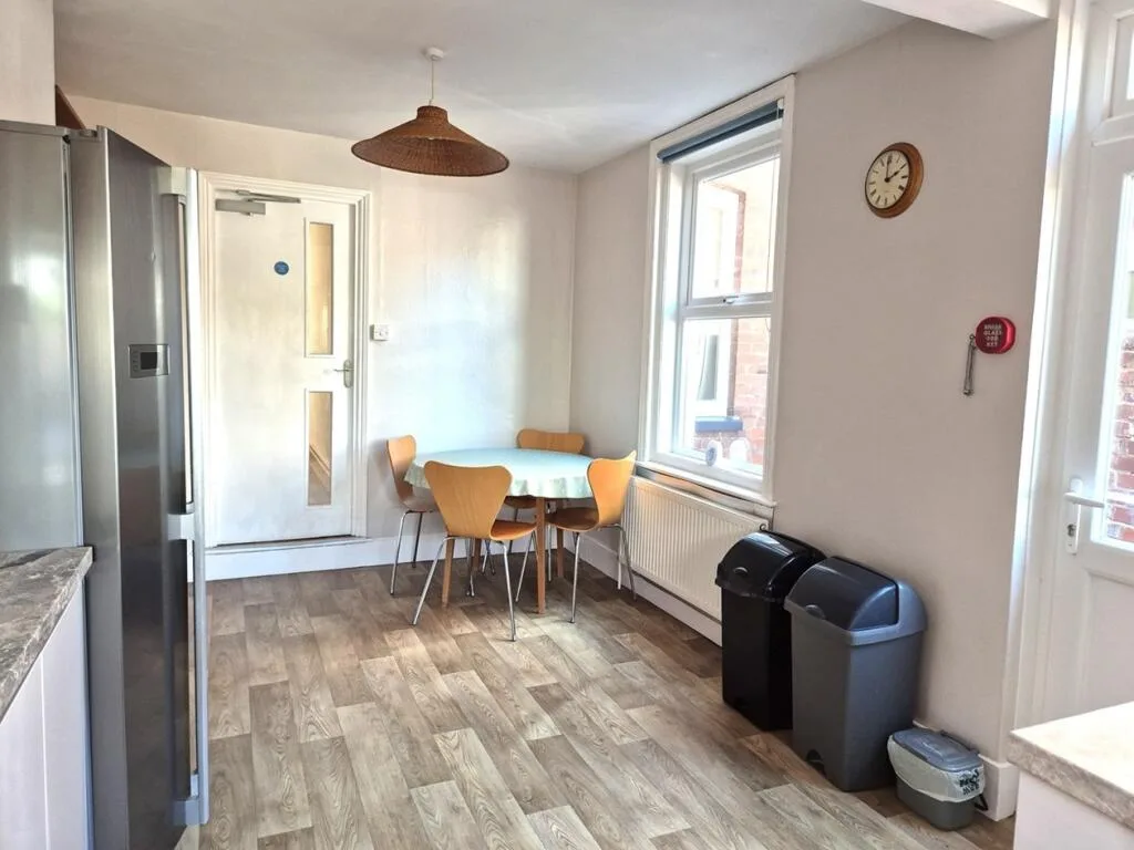4 bedroom terraced house for rent